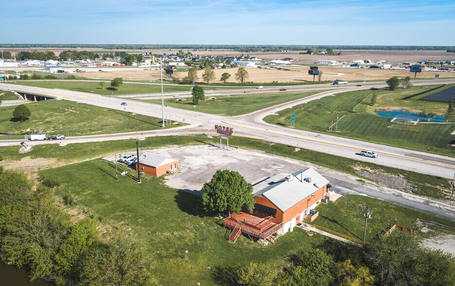 Primary Photo Of 9180 State Route 140, Hamel Restaurant For Sale