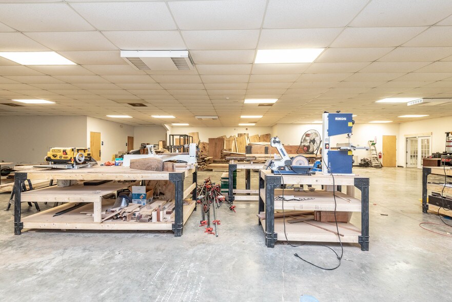 More Photos Of 1803 Claude Rd, Conover Religious Facility For Lease