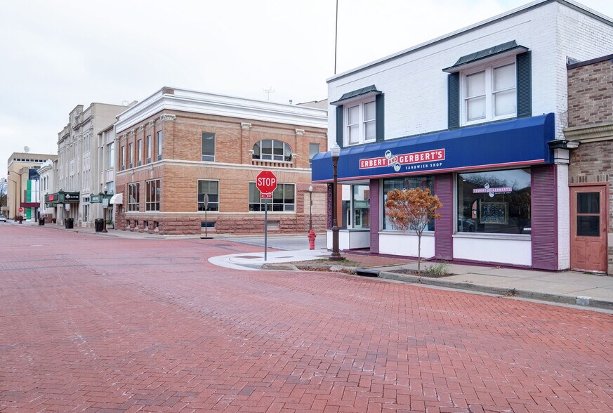 More Photos Of 329 4th St, Wausau Storefront Retail Residential For Sale