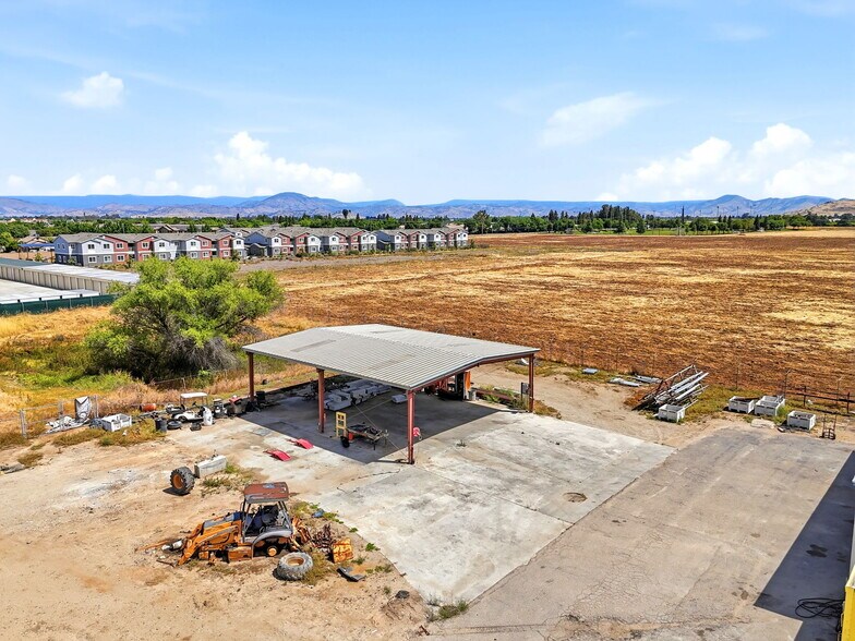 More Photos Of 1260 Buttonwillow Ave, Reedley Warehouse For Sale