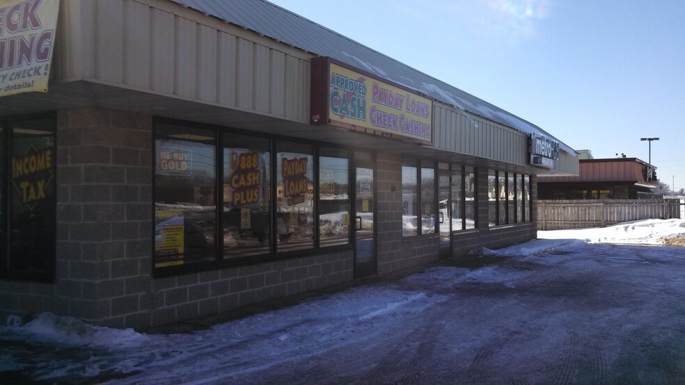 More Photos Of 2085 E Apple Ave, Muskegon Storefront For Lease