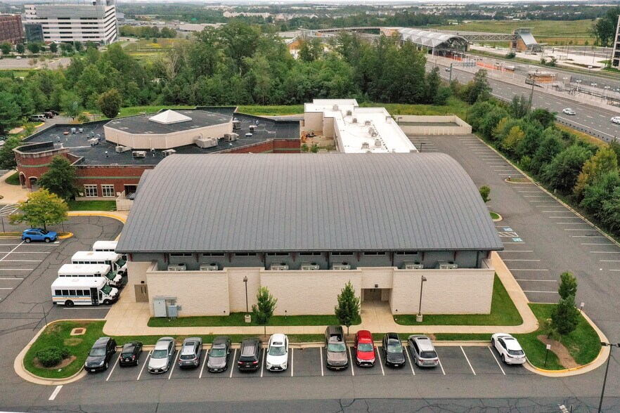 More Photos Of 43635 Greenway Corporate Dr, Ashburn Schools For Lease