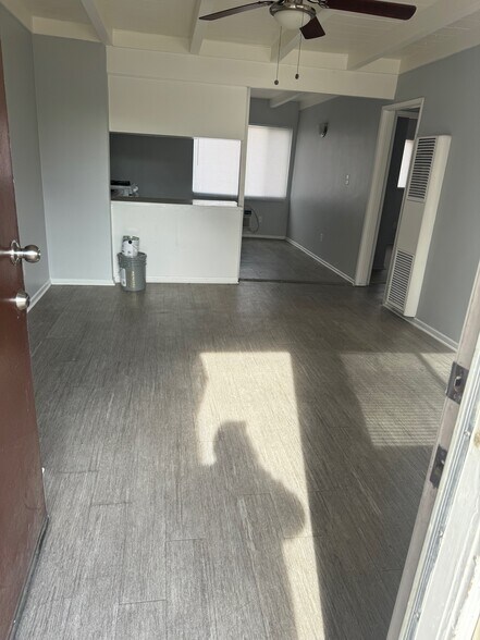 More Photos Of 1935 W Linden St, Riverside Apartments For Sale