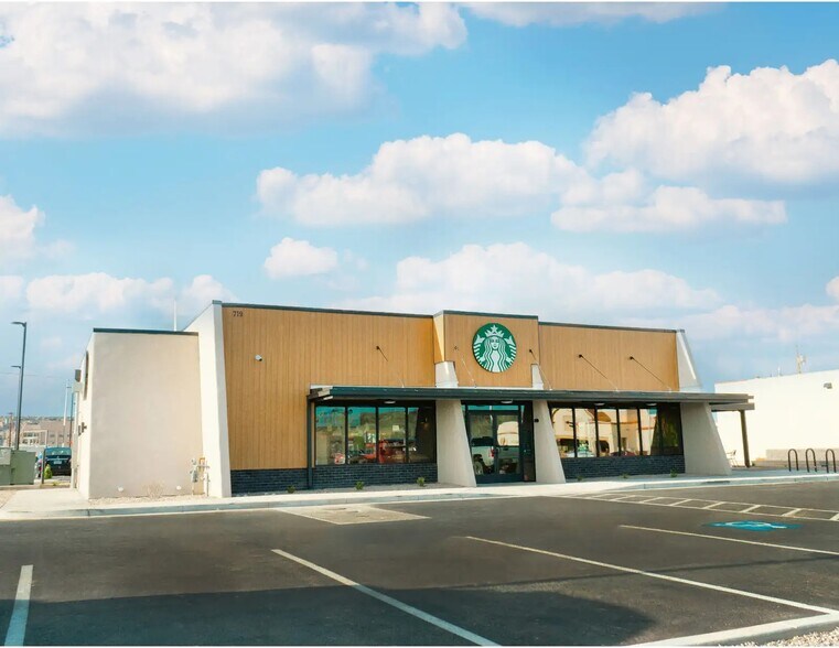 Primary Photo Of 719 W Main St, Farmington Bank For Sale