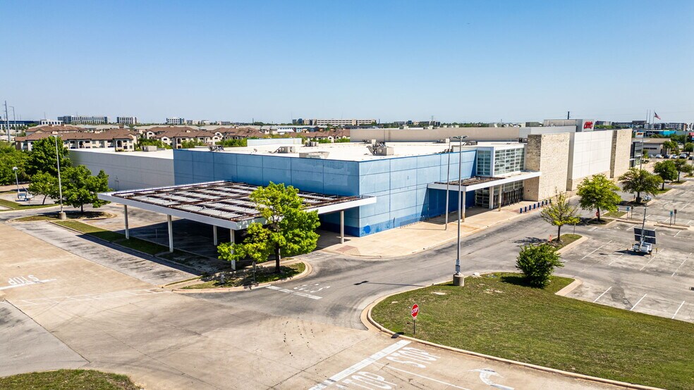 More Photos Of 12629 N Interstate 35, Austin Freestanding For Sale