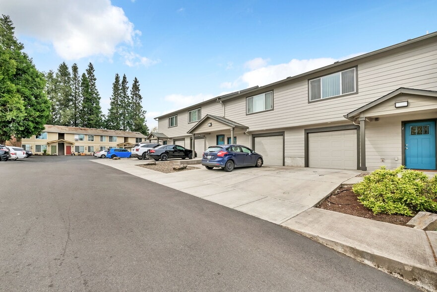 More Photos Of 3942 Ward Dr NE, Salem Apartments For Sale