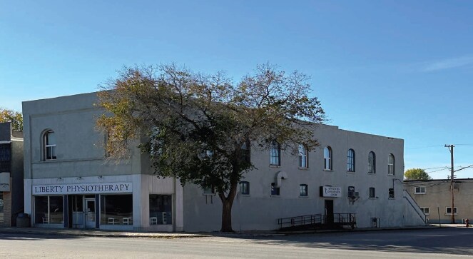 More Photos Of 115 Main S, Minnedosa Flex For Sale