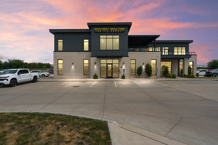Primary Photo Of 3607 NE Otterview Cir, Ankeny Office For Lease