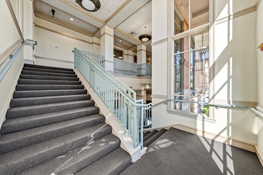 More Photos Of 1501 E McAndrews Rd, Medford Medical For Lease