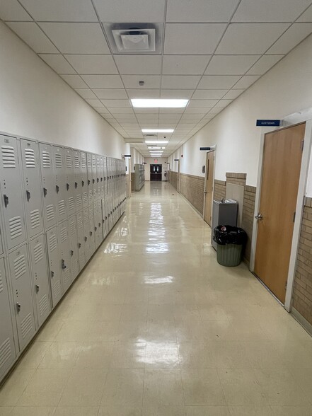 More Photos Of 530 N Locust St, Hagerstown Office For Sale