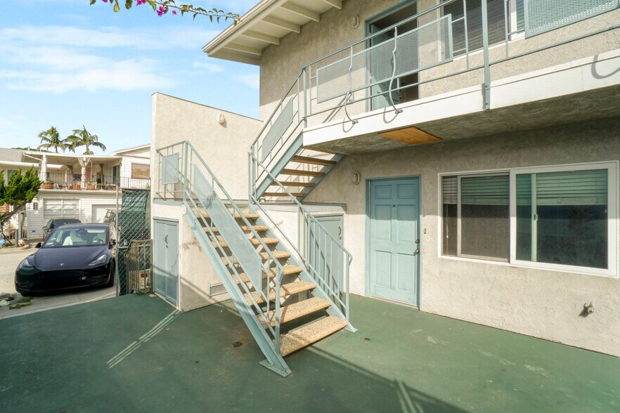 More Photos Of 16 38th Pl, Long Beach Apartments For Sale