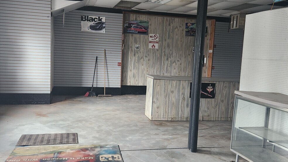 More Photos Of 125 Oneida St, Oneida Storefront Retail Office For Sale