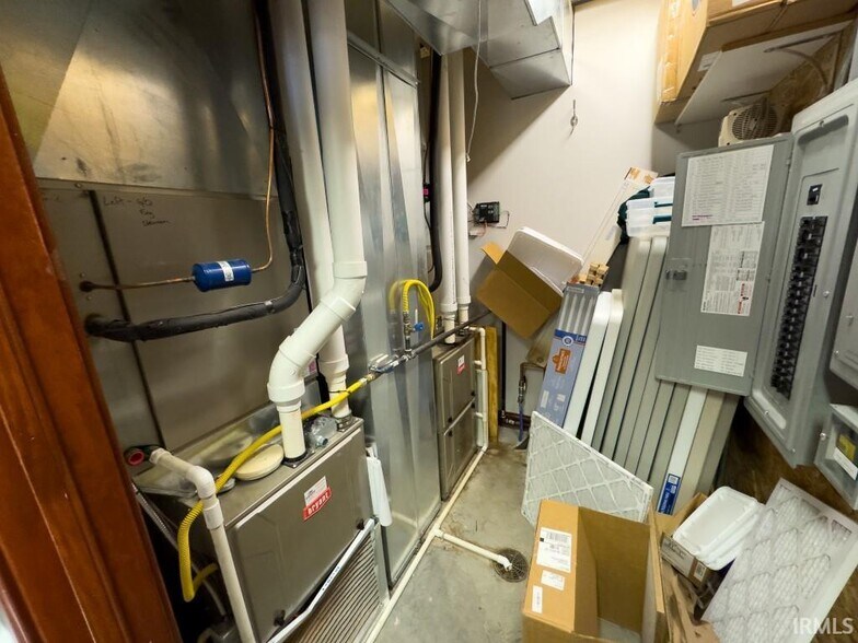 More Photos Of 2759 N Ford Rd, Vincennes Light Manufacturing For Sale