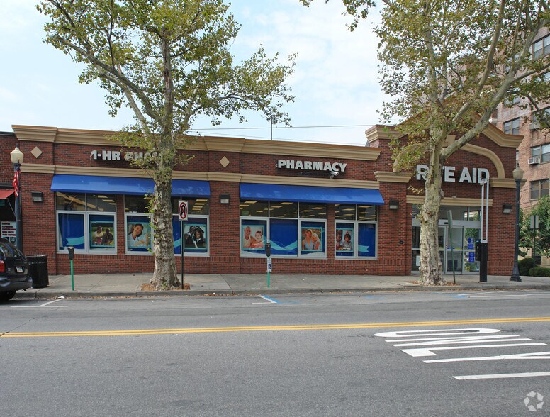More Photos Of 196 E Hartsdale Ave, Hartsdale Drugstore For Lease