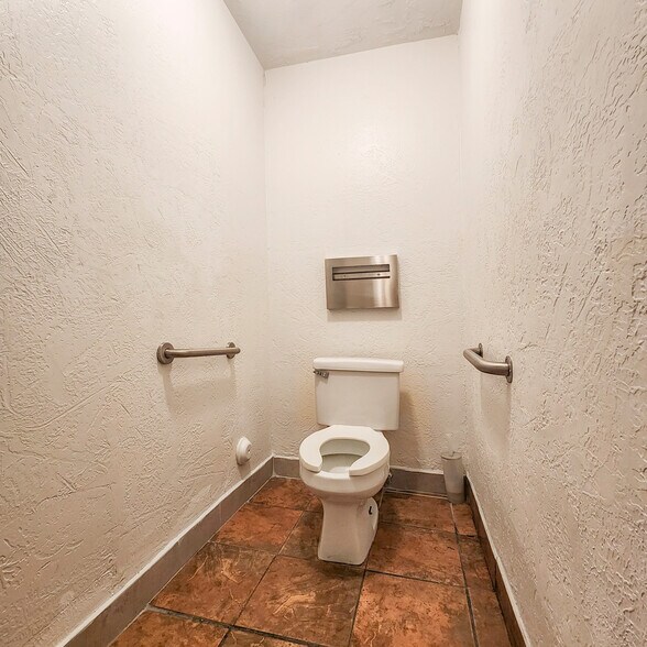 More Photos Of 1200 S Beeline Hwy, Payson General Retail For Sale