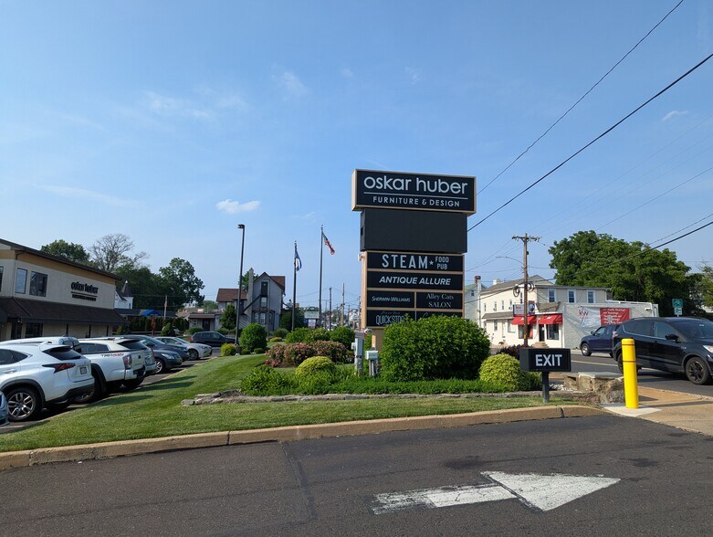 More Photos Of 606 2nd St, Southampton Storefront Retail Office For Lease