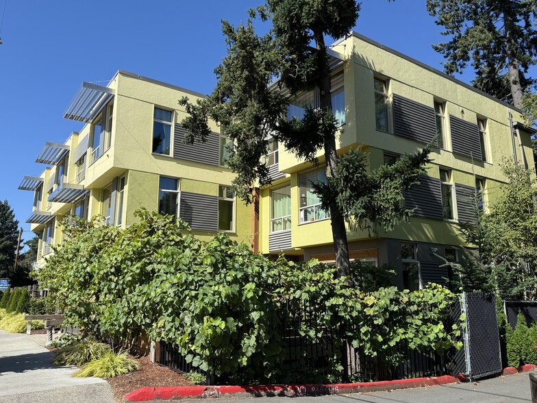 More Photos Of 16111 E Burnside St, Portland Apartments For Sale