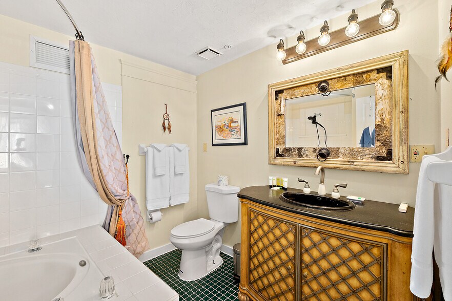 More Photos Of 444 S Beach St, Daytona Beach Hospitality For Sale