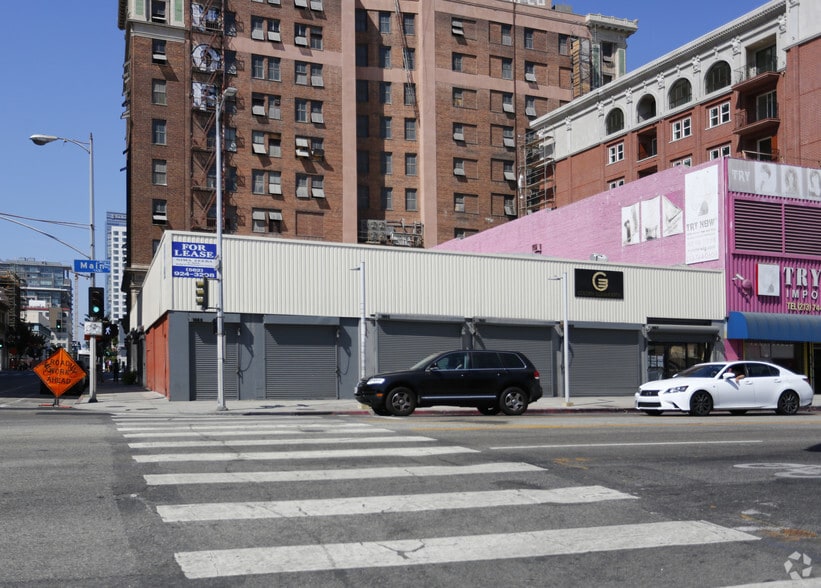 More Photos Of 1059-1065 S Main St, Los Angeles Storefront For Lease