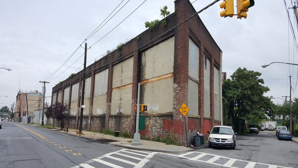 More Photos Of 3015 Richmond Ter, Staten Island Warehouse For Lease
