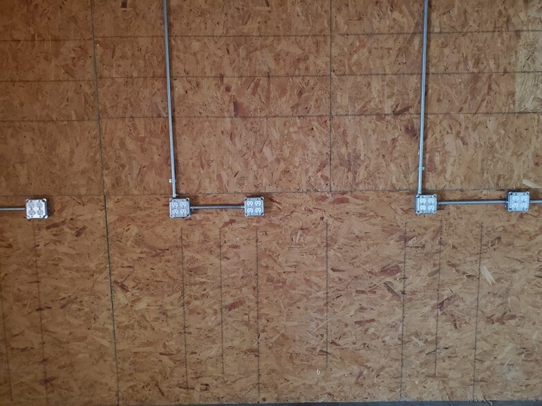 More Photos Of 2290 Dickinson Ave, League City Warehouse For Lease