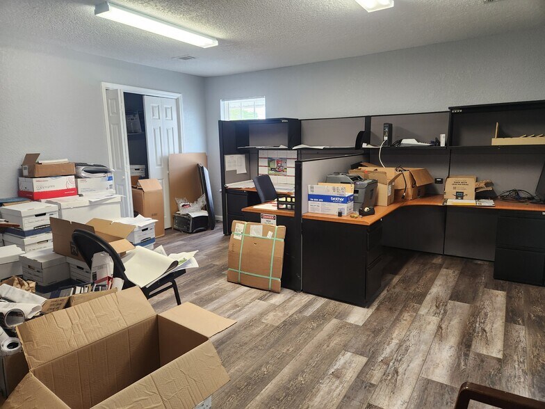 More Photos Of 1563 W Cherry St, Jesup Office For Sale