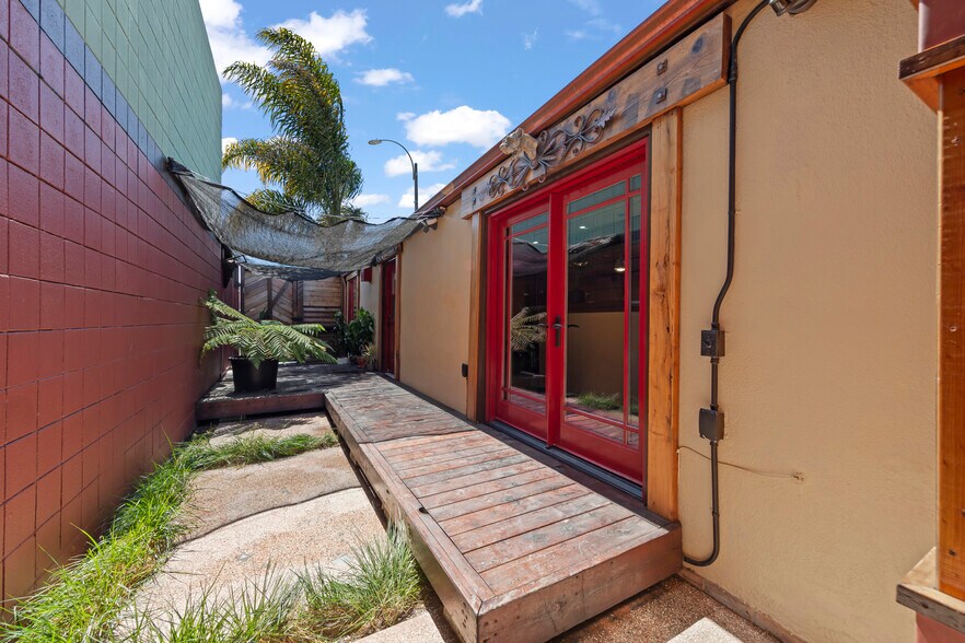 More Photos Of 1637 Del Monte Blvd, Seaside Storefront For Sale