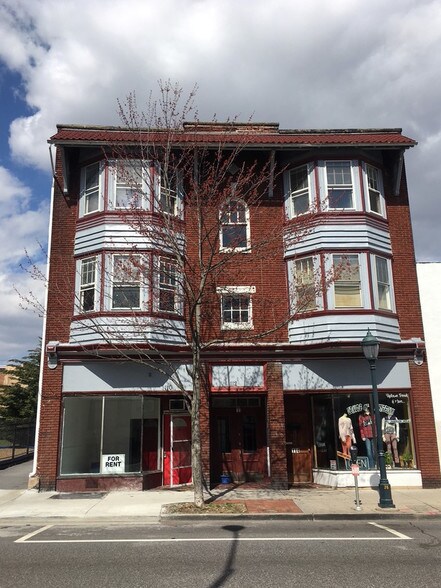 More Photos Of 110-114 E Washington St, Hagerstown Storefront Retail Residential For Lease