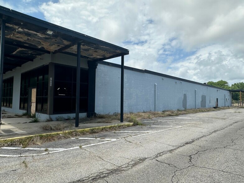 More Photos Of 2909 26th Ave, Gulfport Distribution For Sale