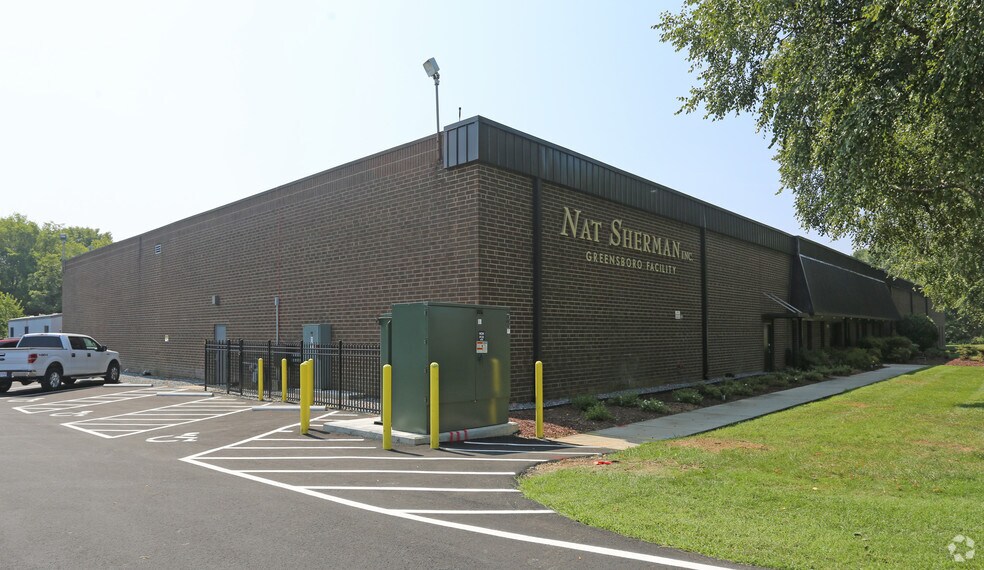 More Photos Of 7615 Boeing Dr, Greensboro Warehouse For Lease