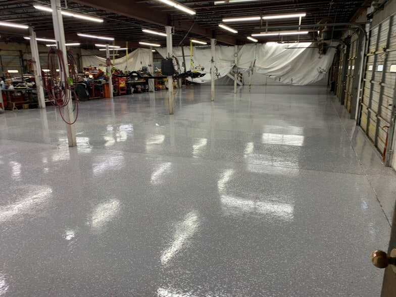 More Photos Of 11424 Garland Rd, Dallas Auto Repair For Lease