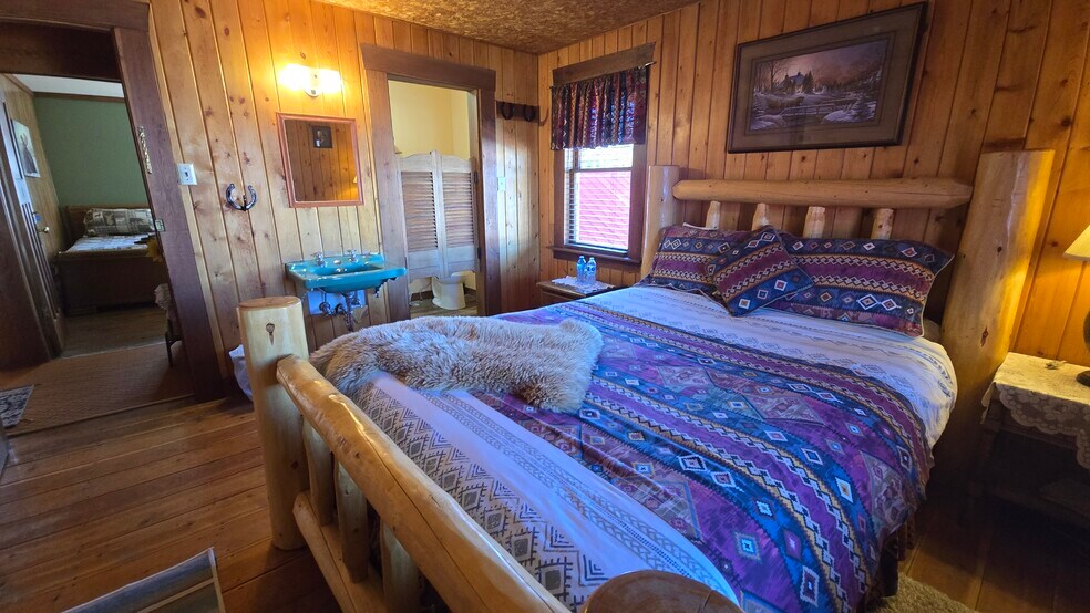 More Photos Of 1080 Stack Valley Rd, Cariboo Hotel For Sale