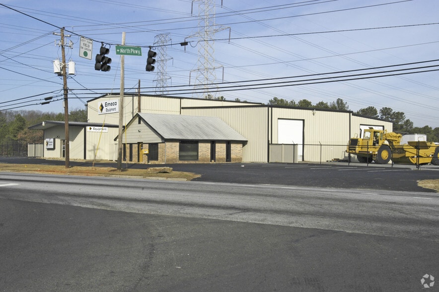 More Photos Of 1786 Forest Pky, Lake City Warehouse For Lease