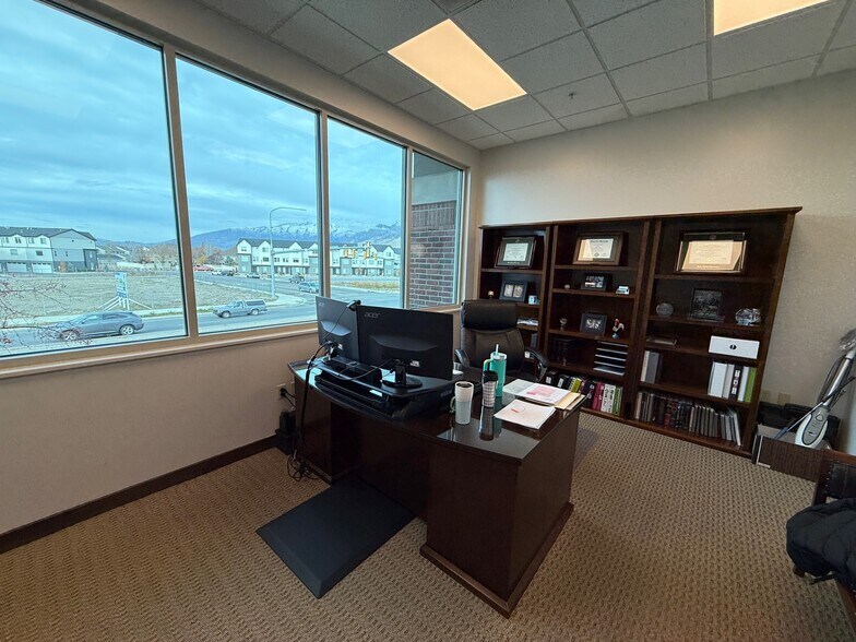 More Photos Of 233 S Pleasant Grove Blvd, Pleasant Grove Office For Sale