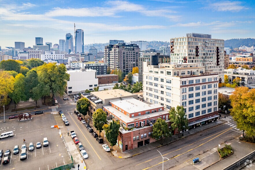 More Photos Of 555 NW Park Ave, Portland Apartments For Lease