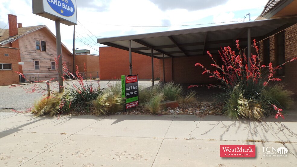 More Photos Of 629 Baltimore St, Plainview General Retail For Lease