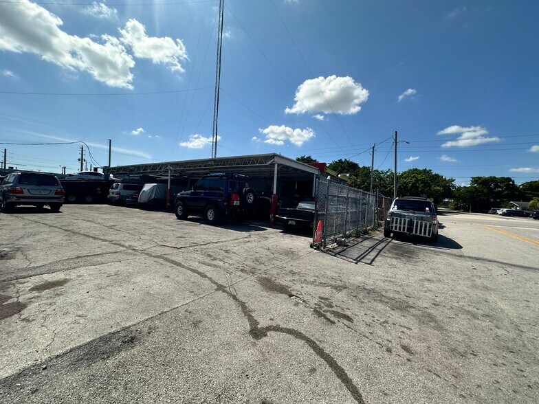 More Photos Of 2223 Pembroke Rd, Hollywood Auto Dealership For Lease