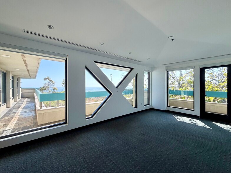 More Photos Of 6185-6187 Carpinteria Ave, Carpinteria Office For Sale