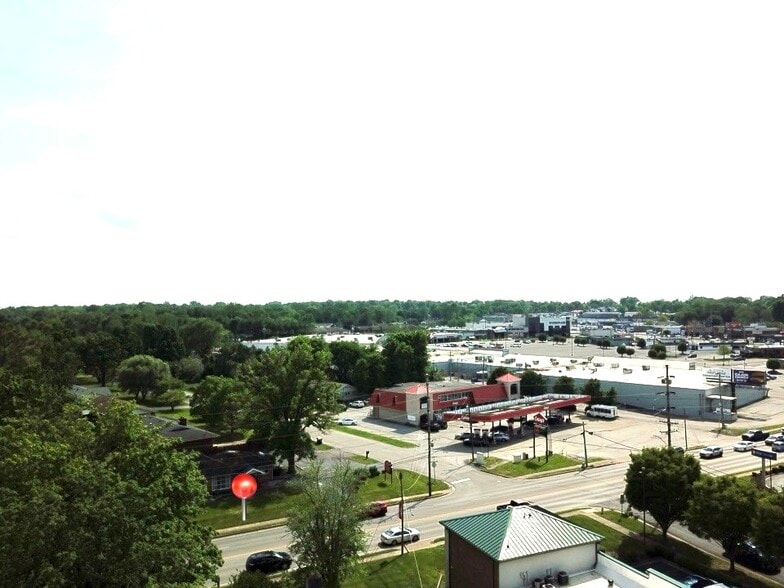 More Photos Of 602 Fairdale Ave, Bowling Green Freestanding For Sale