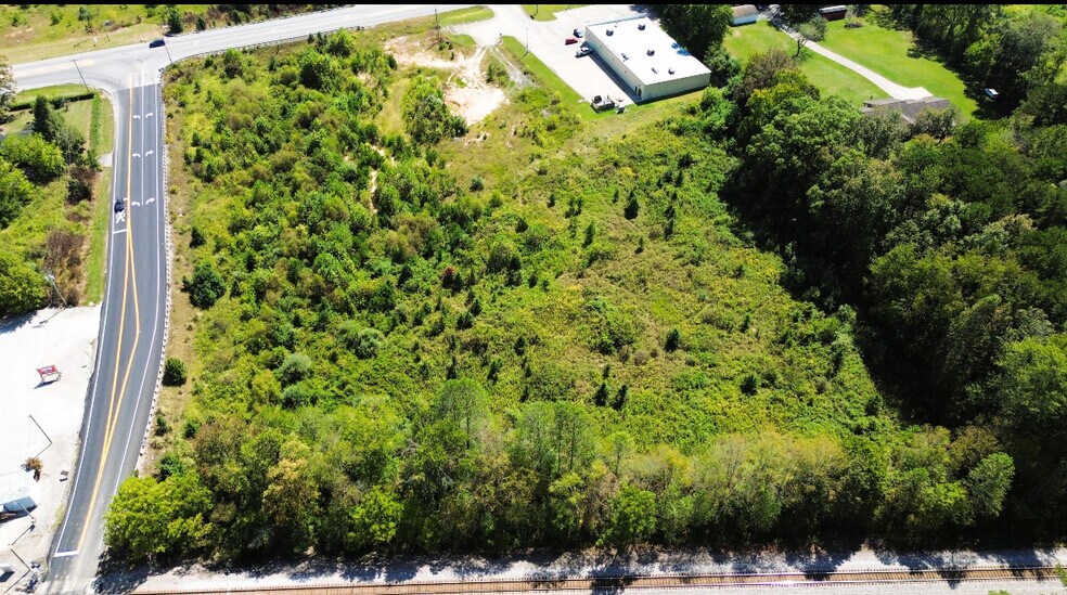 More Photos Of 5709 S US Highway 25, Lily Land For Sale