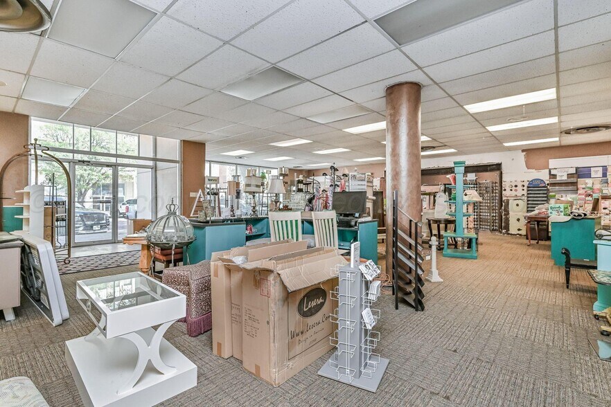 More Photos Of 119 W Kingsmill Ave, Pampa Storefront Retail Office For Sale