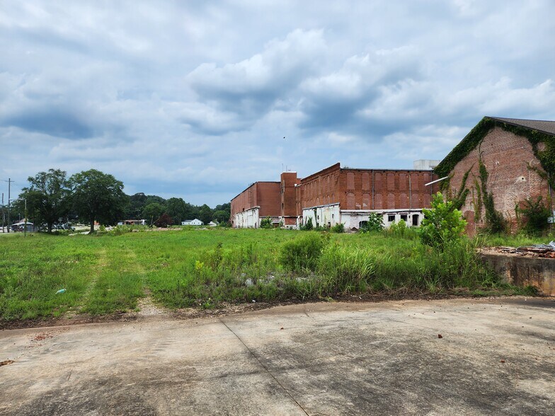 More Photos Of 20th AVE, Valley Light Manufacturing For Sale