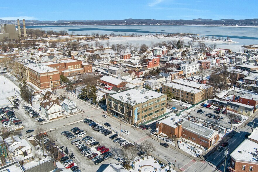 More Photos Of 31 W Broad St, Haverstraw Office For Lease