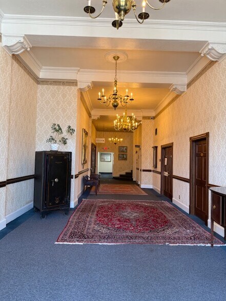 More Photos Of 904 Princess Anne St, Fredericksburg Office For Sale