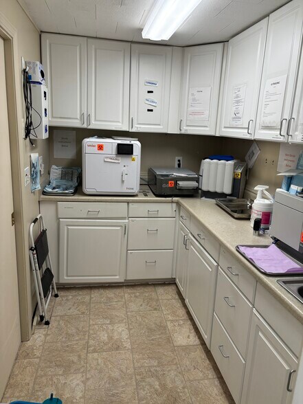 More Photos Of 306 Main St, Wilmington Medical For Sale