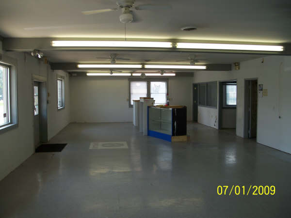 More Photos Of 1950 S Dupont Blvd, Smyrna Freestanding For Lease