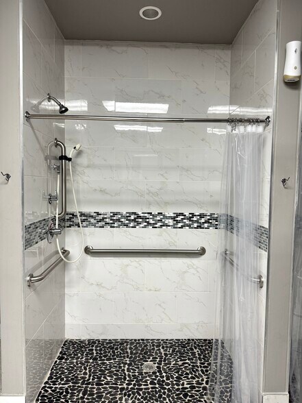 More Photos Of 1839 Buford Hwy, Buford Medical For Lease