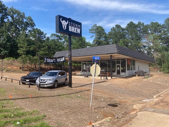 More Photos Of 600 N Main St, Lone Star Restaurant For Lease