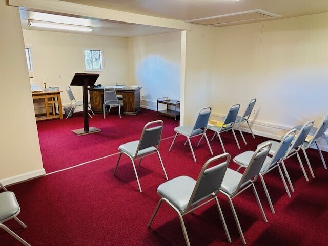 More Photos Of 25 Colony Rd, Burgettstown Specialty For Sale