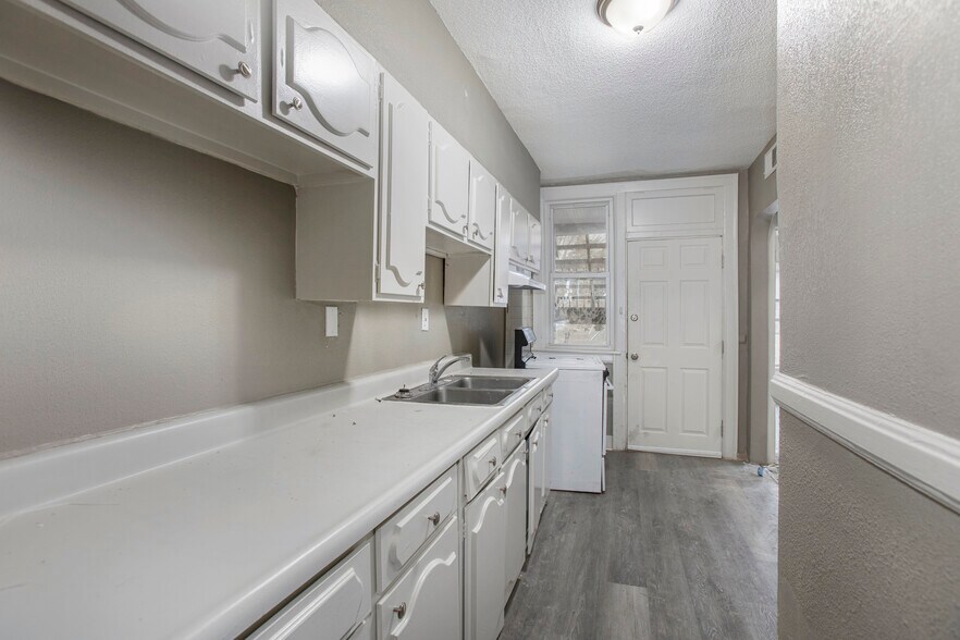 More Photos Of 3214-3220 Saint John Ave, Kansas City Apartments For Sale